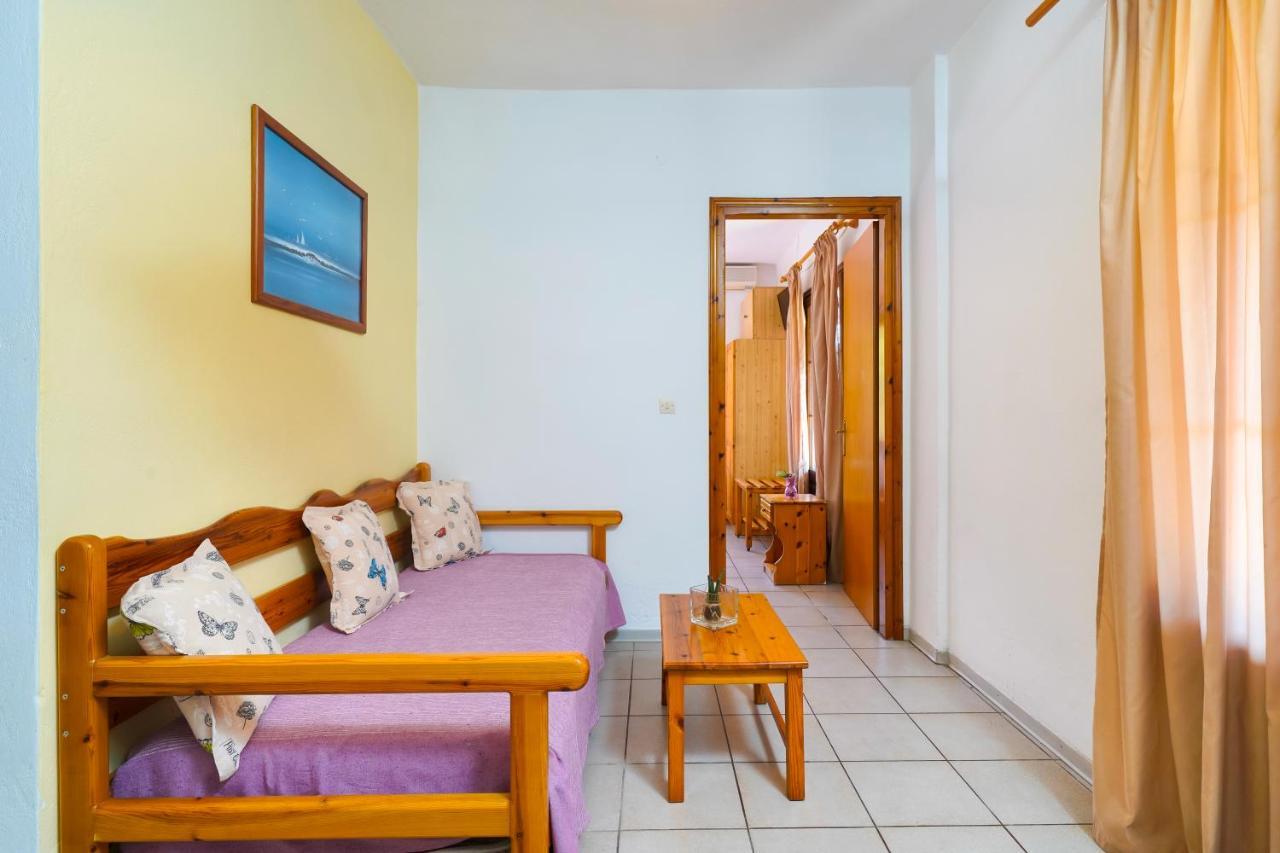 Penelopi Apartment *
